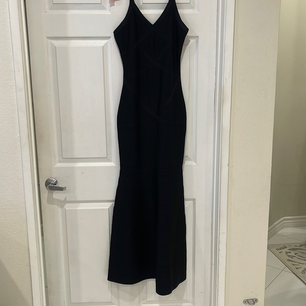 Black bodycon dress